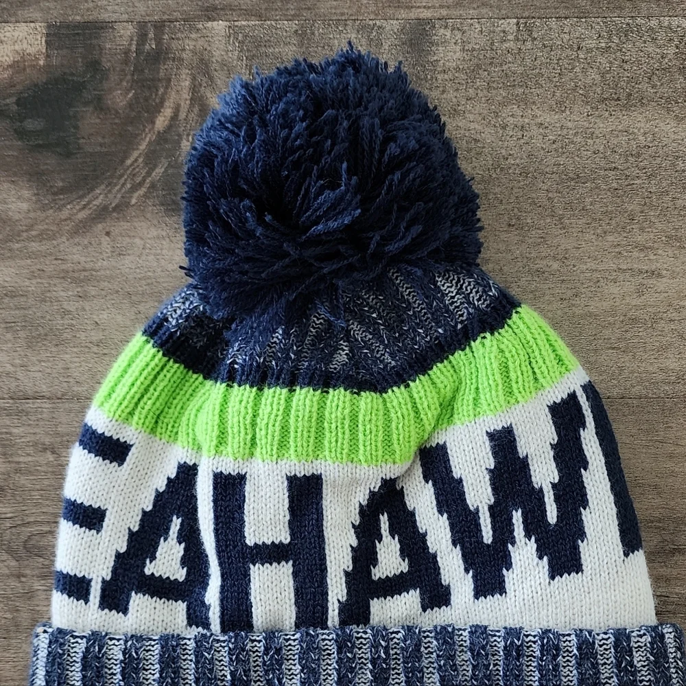 New Era NFL Seattle Seahawks Youth Sport Knit Pom Beanie NEW